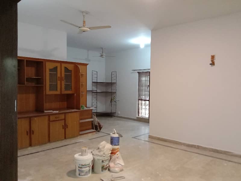 2 Kanal Upper Portion Separate Gate Independent Portion Available For Rent In DHA 9