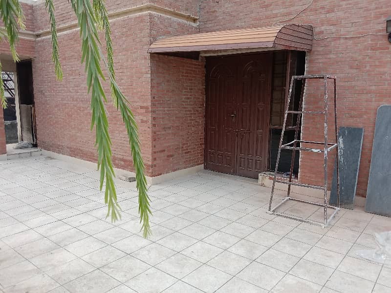 2 Kanal Upper Portion Separate Gate Independent Portion Available For Rent In DHA 19