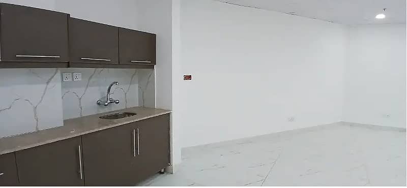 Area 520 square Feet Brand New Corporation Office Available For Rent in Main Boulevard Road Gulberg 3 Lahore 6