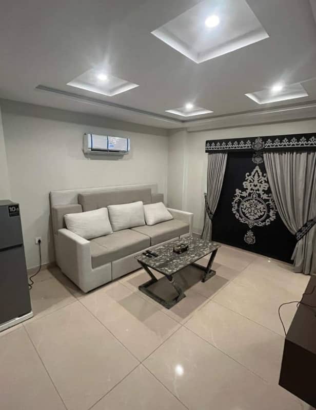 1 Bedroom VIP full furnishe flat for rent per day available in Bahia Town Lahore 11