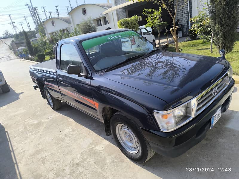 Toyota Hilux 2005 single cabin 1