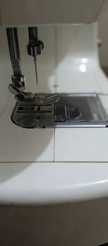 Singer Sewing Machine 4205/4210 2