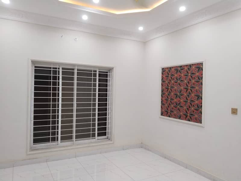 Get Your Hands On House In Lahore Best Area 10