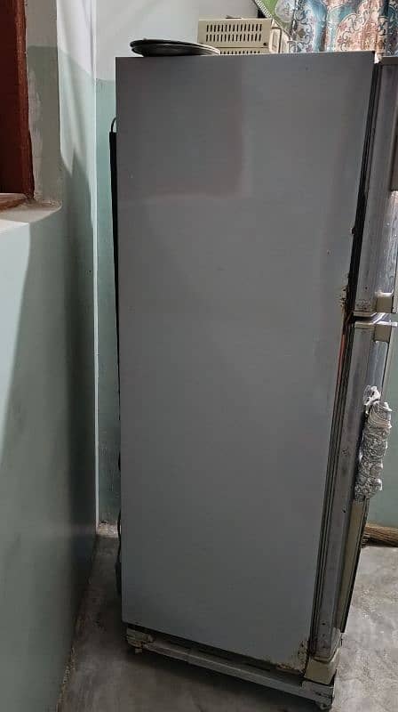 Dowlance fridge urgent sell 1