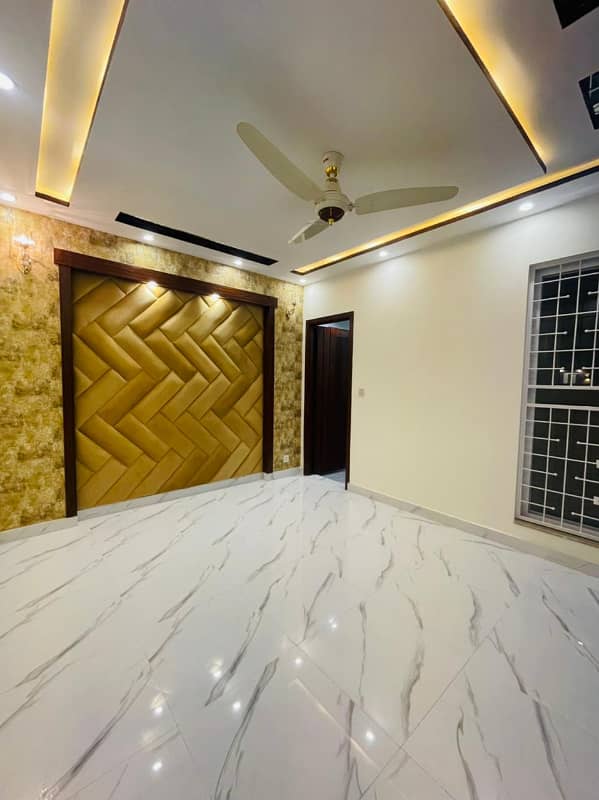 10 Marla upper portion House Available For Rent in Lowest Price at Bahria Town Lahore Lahore 6