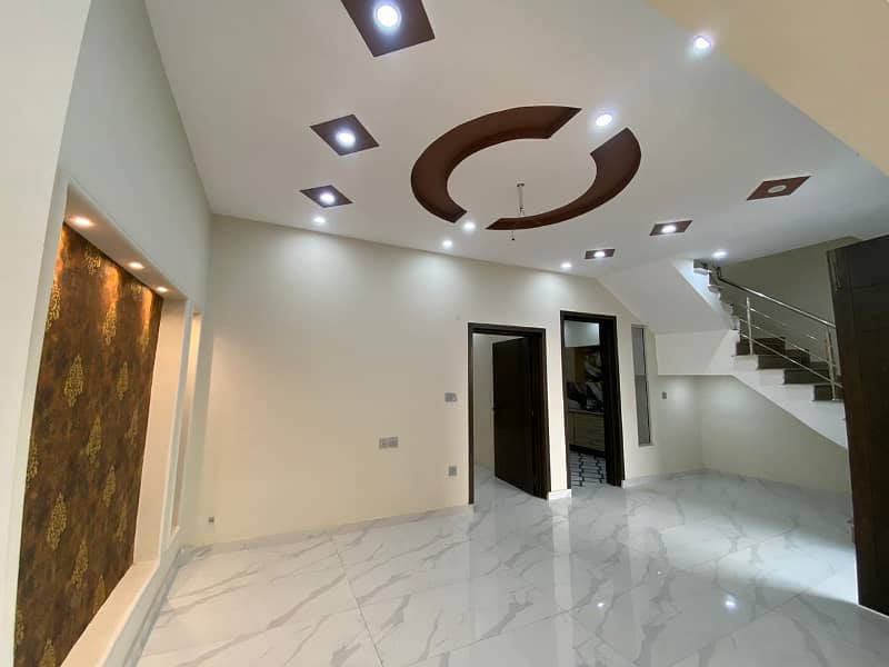 Brand New House In Central Park Lahore | LDA Approved | Nearby Hospital & Park 21