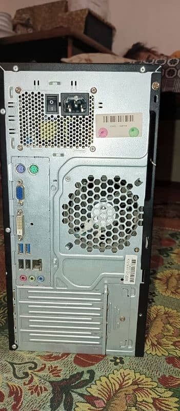 Fujitsu Tower Pc. Ram 8/hard250. 5