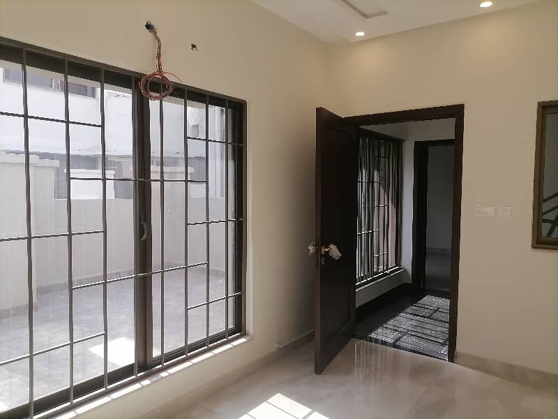 Perfect 1 Kanal House In Divine Gardens For Rent 3