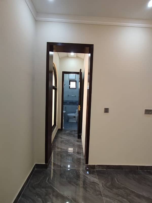 Get Your Hands On Prime Location House In Lahore Best Area 14