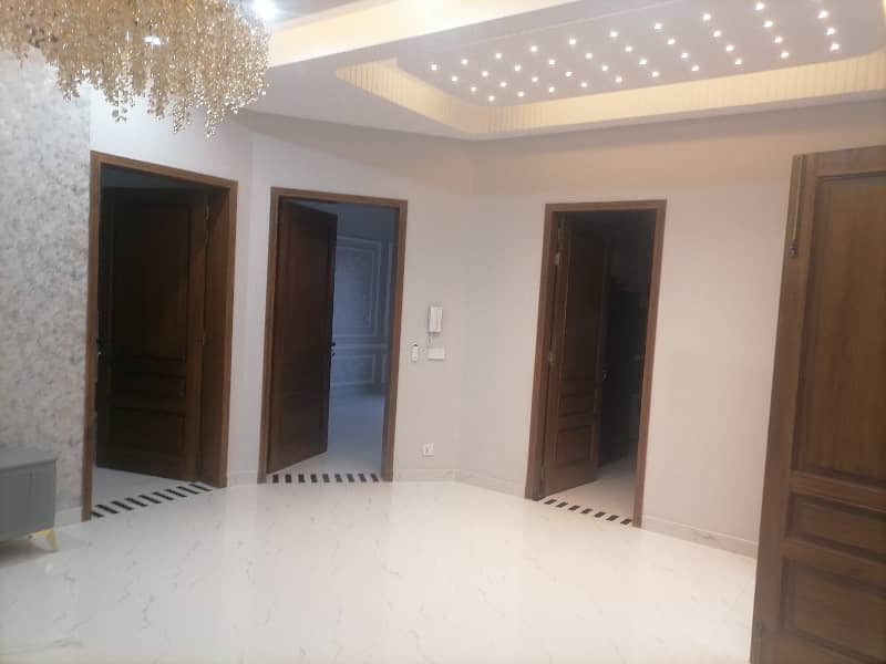 Ready To sale A Prime Location House 10 Marla In Central Park - Block A Lahore 9