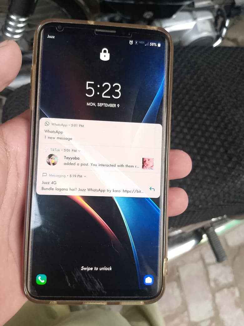 LG v 30 Excellent condition 1