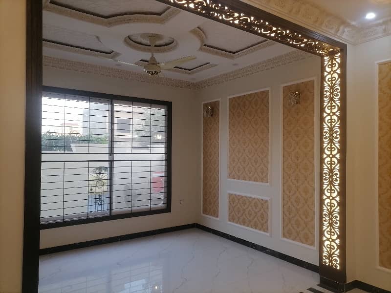 Ideal Prime Location 5 Marla House Available In Central Park - Block A1, Lahore 8