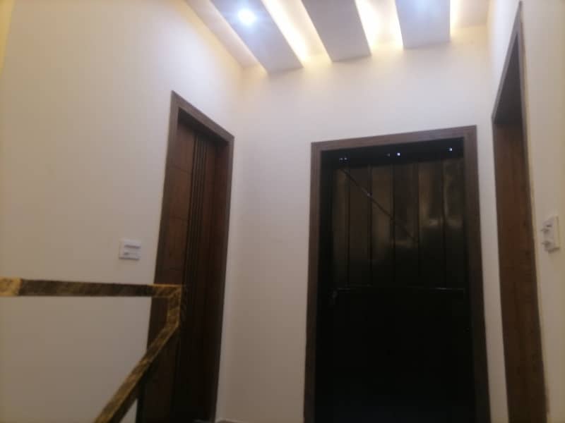 Ideal Prime Location 5 Marla House Available In Central Park - Block A1, Lahore 31