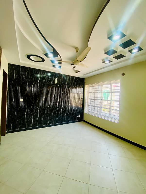 4.5 Marla (25x40) Beautiful House for Sale in G-13, Islamabad 6