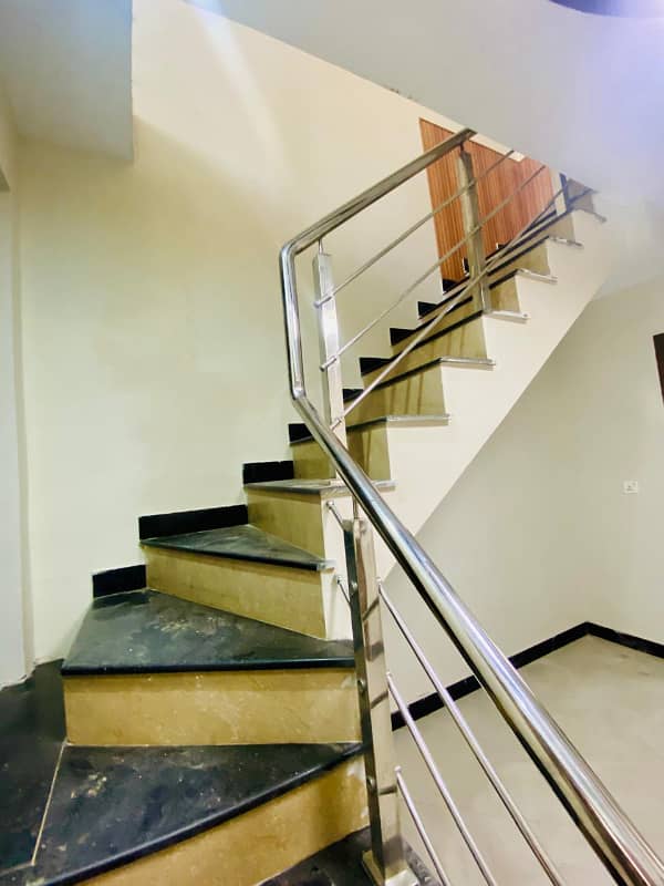 4.5 Marla (25x40) Beautiful House for Sale in G-13, Islamabad 14