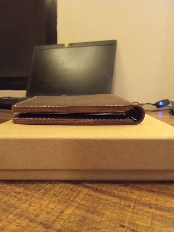 Vintage Hand crafted Genuine Leather bifold wallet/card holder 2