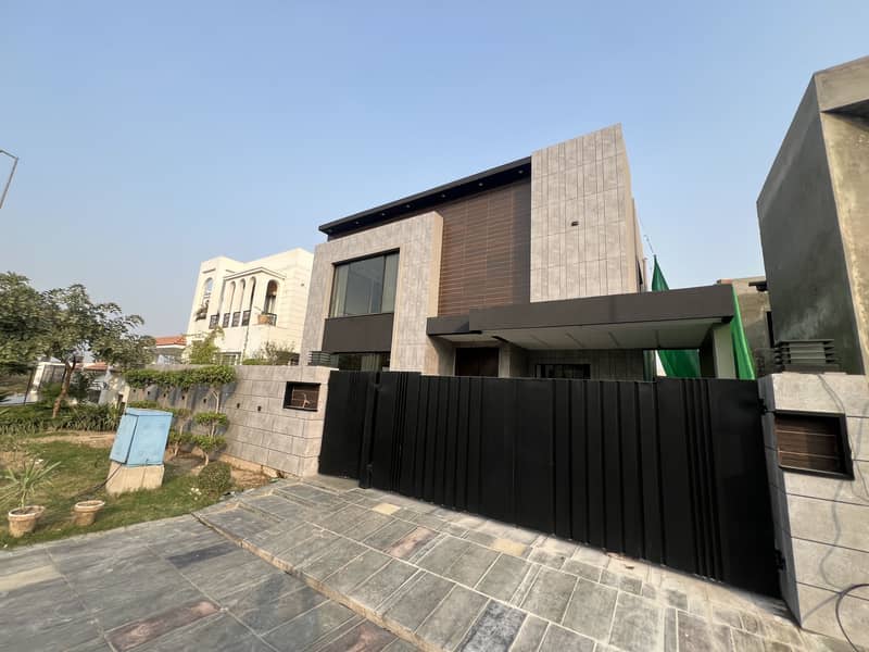 Dha Kanal Banglow Mazhar Munir Design available For Rent 0