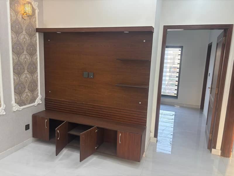 Dha Kanal Banglow Mazhar Munir Design available For Rent 21