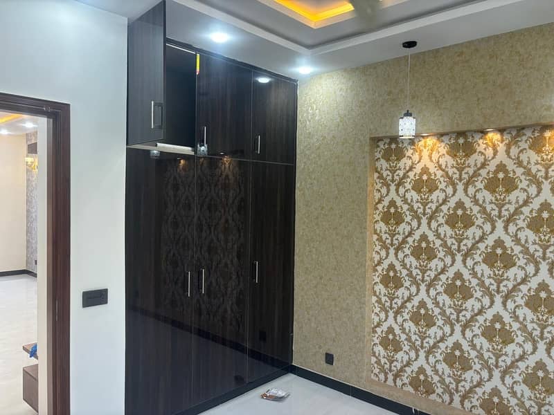 Dha Kanal Banglow Mazhar Munir Design available For Rent 24