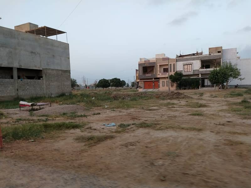 120 Sq Yard GOOD LOCATION Transfer Plot In BLOCK 3 SAADI GARDEN 4