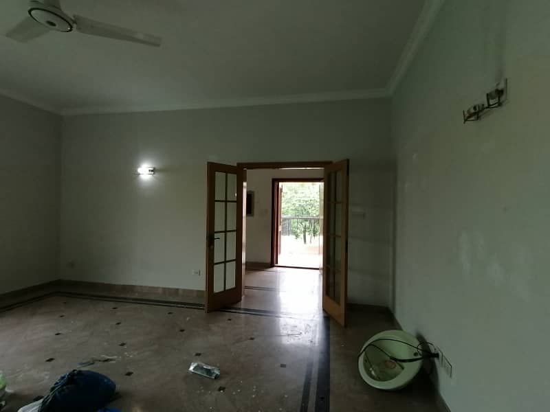 DHA 1 Kanal Facing Park Ideal Upper Portion For Rent In Phase 1 12