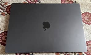 Macbook Pro M3, 16", (18/512).