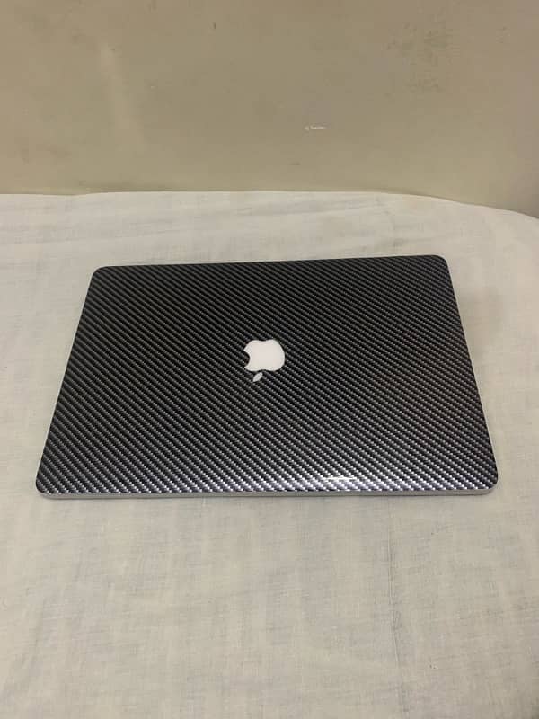 MACBOOK 2015 15” i7 16/256 with 2gb dedicated graphic card 1