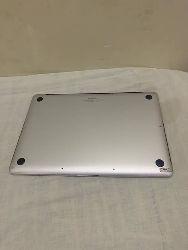 MACBOOK 2015 15” i7 16/256 with 2gb dedicated graphic card 2