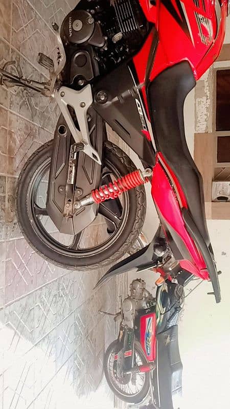 HONDA CB150F 1