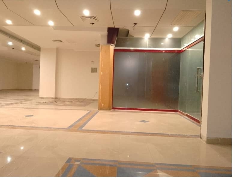 Investment Corridor And Builders Proudly Offer Area 1200 Square Feet Corporate Office Available For Rent in Main Boulevard Road Gulberg 3 Lahore 3