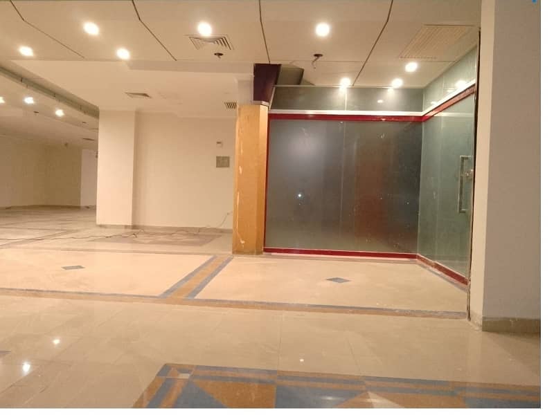 Investment Corridor And Builders Proudly Offer Area 1200 Square Feet Corporate Office Available For Rent in Main Boulevard Road Gulberg 3 Lahore 4