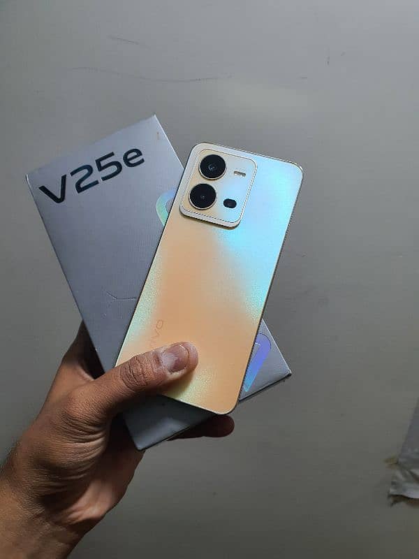 vivo v25e 8+8Gb Ram 128Gb Rom ( Orignal box and charger ) Neat conditi 0