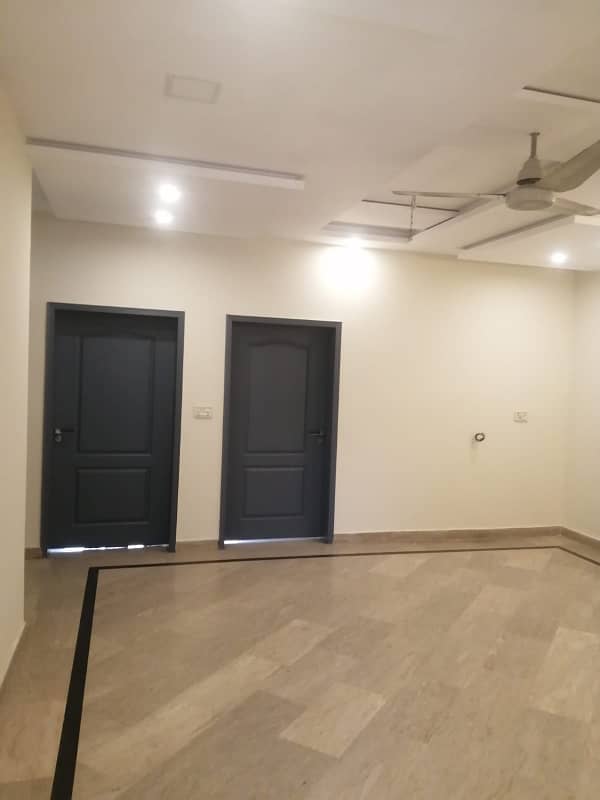 8 marla owner built house for sale in Johar town Lahore 4