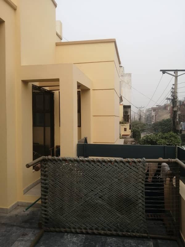 8 marla owner built house for sale in Johar town Lahore 6