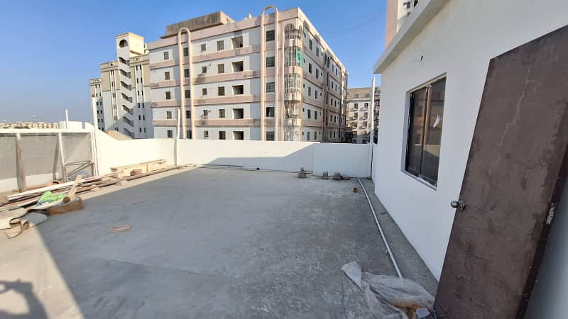 Leased Apartment with Roof 0