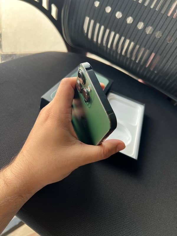 Iphone 13 Pro max - Alpine green, PTA approved 3