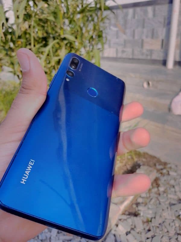 Huawei y 9 prime 4/128 0