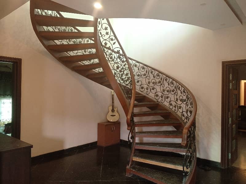 20 MARLA CORNER HOUSE FOR SALE IN VALENCIA SOCIETY BLOCK B 22