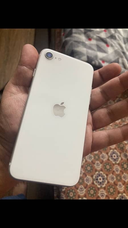 apple iPhone SE 2020 64 gb fu pta approved 87 BH 6