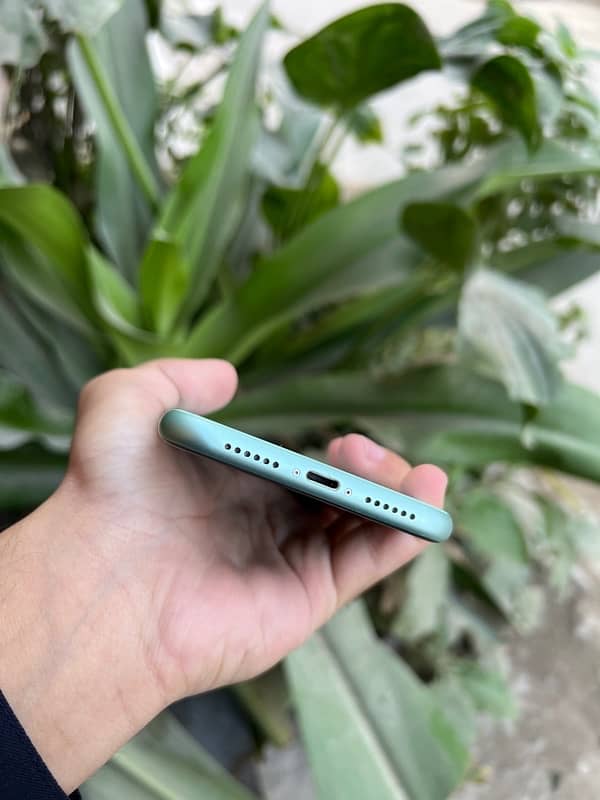 IPHONE 11 • OFFICIAL PTA APPROVED BOTH SIM 4