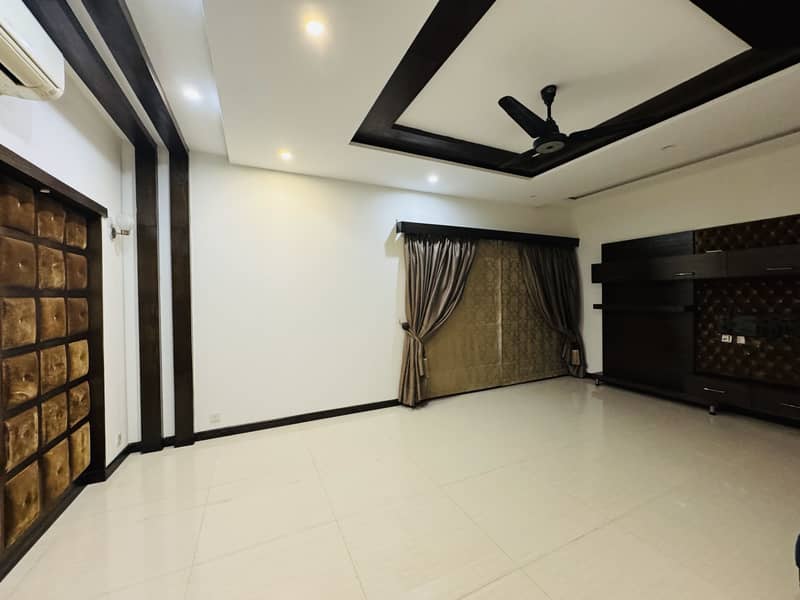 1 Kanal Full House Available For Rent in Sector C Bahria Town Lahore 5