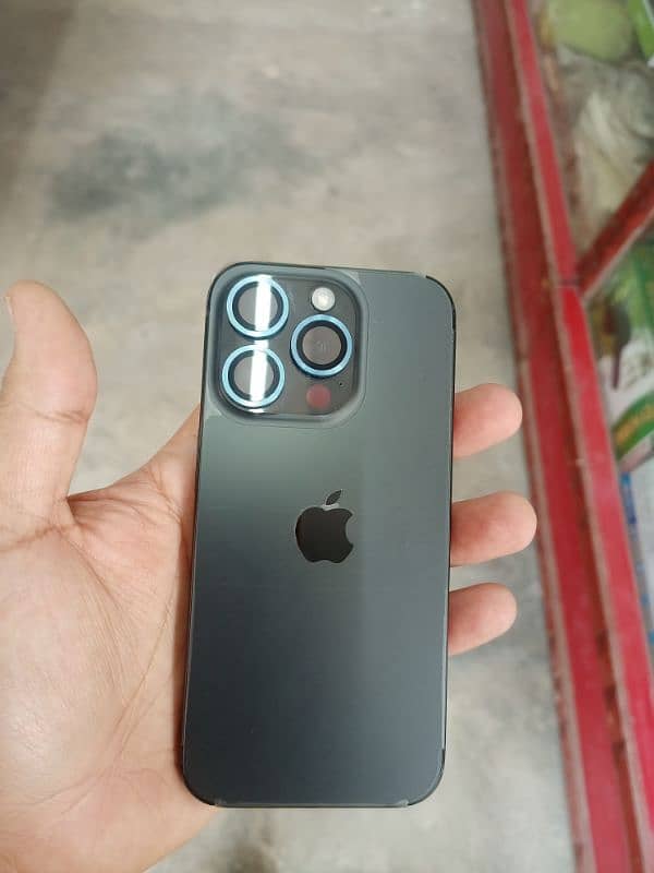 iphone 15pro  dual sim physical sim chal rahi hai e sim non active hai 7