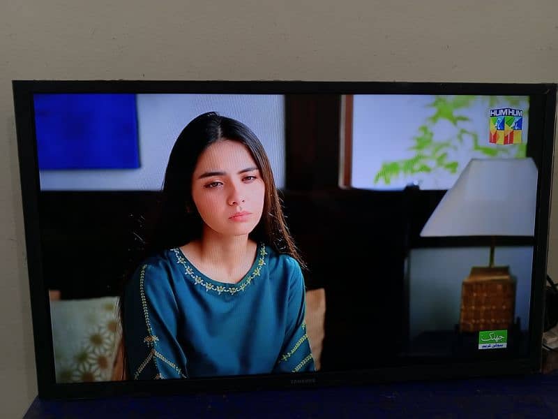 Original Samsung LED TV 32 Inches Simple Made in Egypt With Remote 3