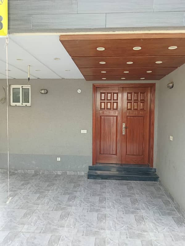 10 MARLA HOUSE FOR SALE LDA APPROVED GAS AVAILABLE IN SOUTHERN BLOCK PHASE 1 BAHRIA ORCHARD LAHORE 3