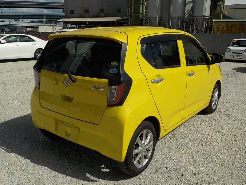 Daihatsu Mira 2021 4