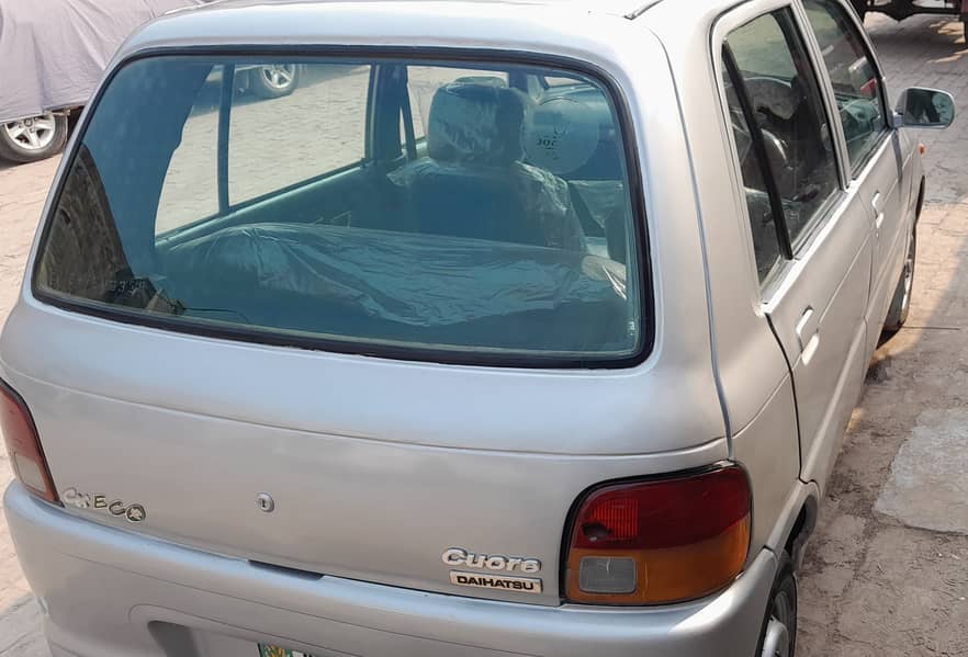 Daihatsu Cuore 2001 3