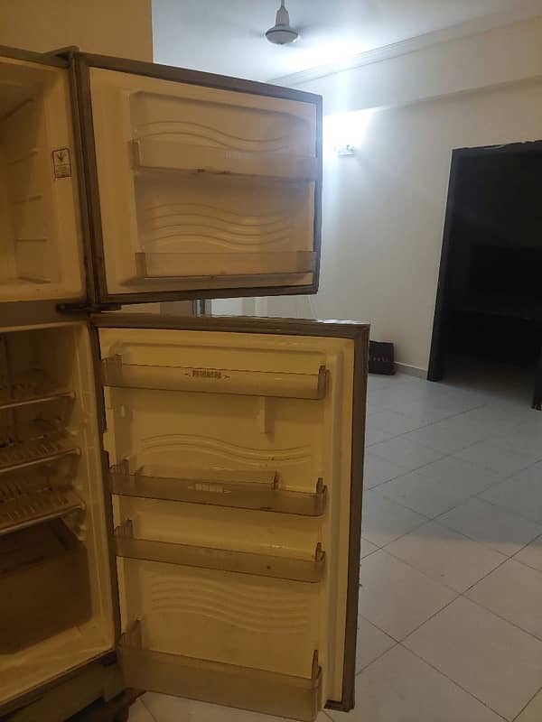 Dawlance Used Fridge Good Condition 2