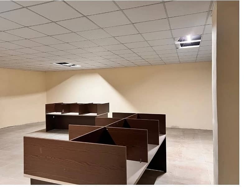 Investment Corridor And Builders Proudly Offer Area 1200 Square Feet Corporate Office Available For Rent in Main Boulevard Road Gulberg 3 Lahore 3