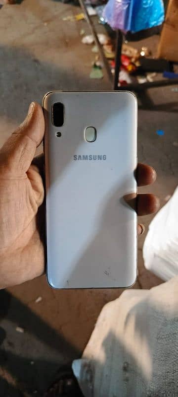 samsung Galaxy A30 phone condition saf hai 8