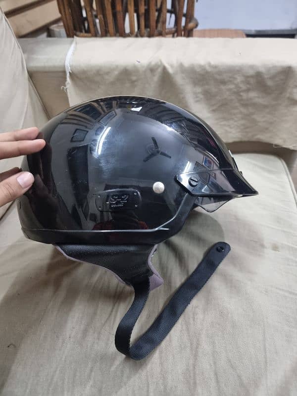 hjc is 2 motor cycle helmet 3